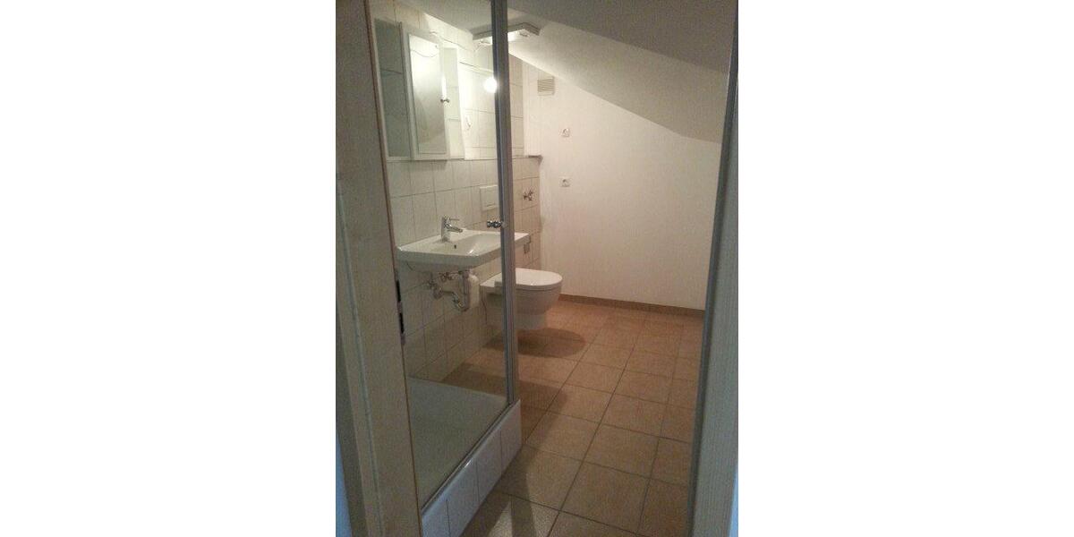 Dachgeschoßwohnung Traunstein - 1 Zimmer, 35 m&sup2;, 470&euro; | Angebot:26082567