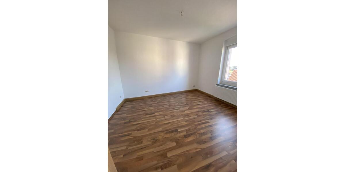Etagenwohnung Altenburg - 4 Zimmer, 100 m&sup2;, 510&euro; | Angebot:25964643