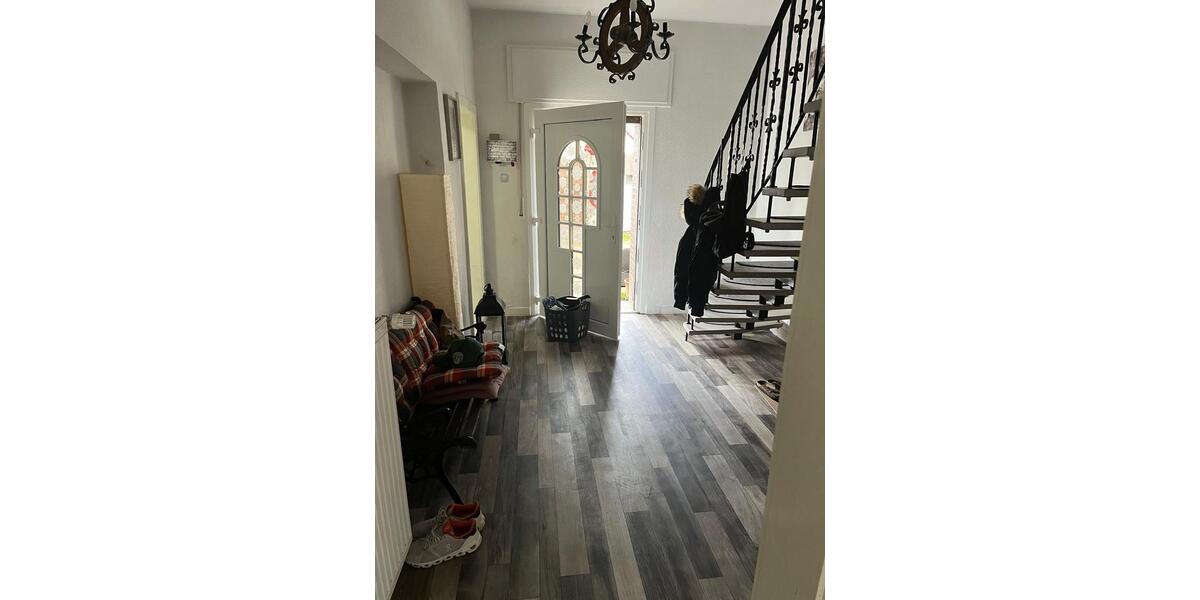 Einfamilienhaus Lübbecke - 6 Zimmer, 130 m&sup2;, 1.200&euro; | Angebot:24857022