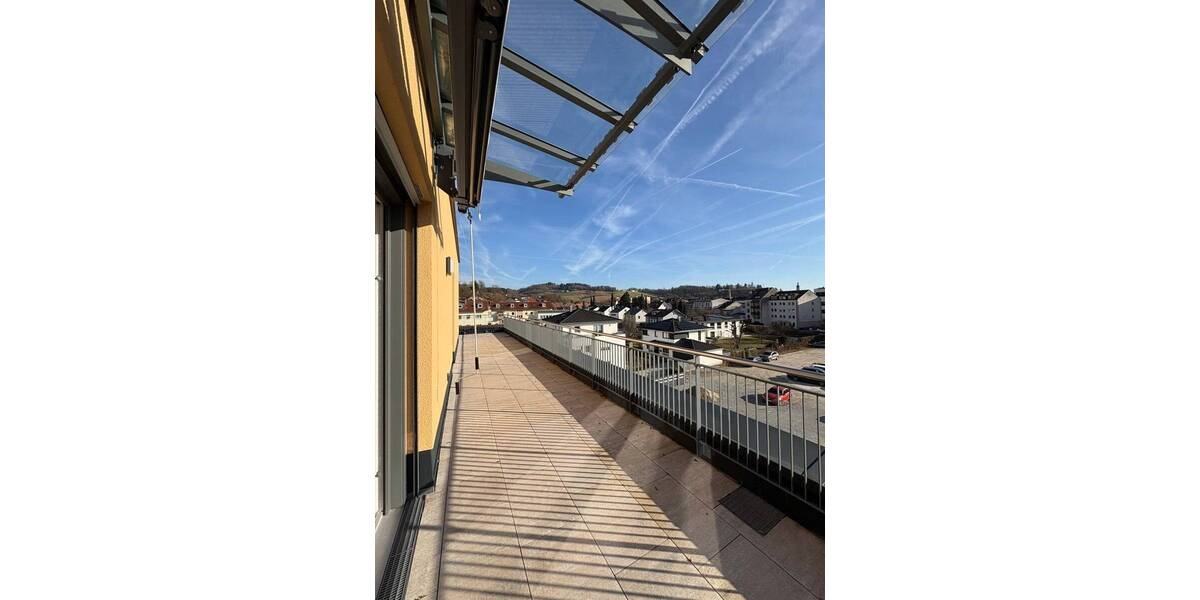 Etagenwohnung Deggendorf - 3 Zimmer, 112 m&sup2;, 1.970&euro; | Angebot:25690401