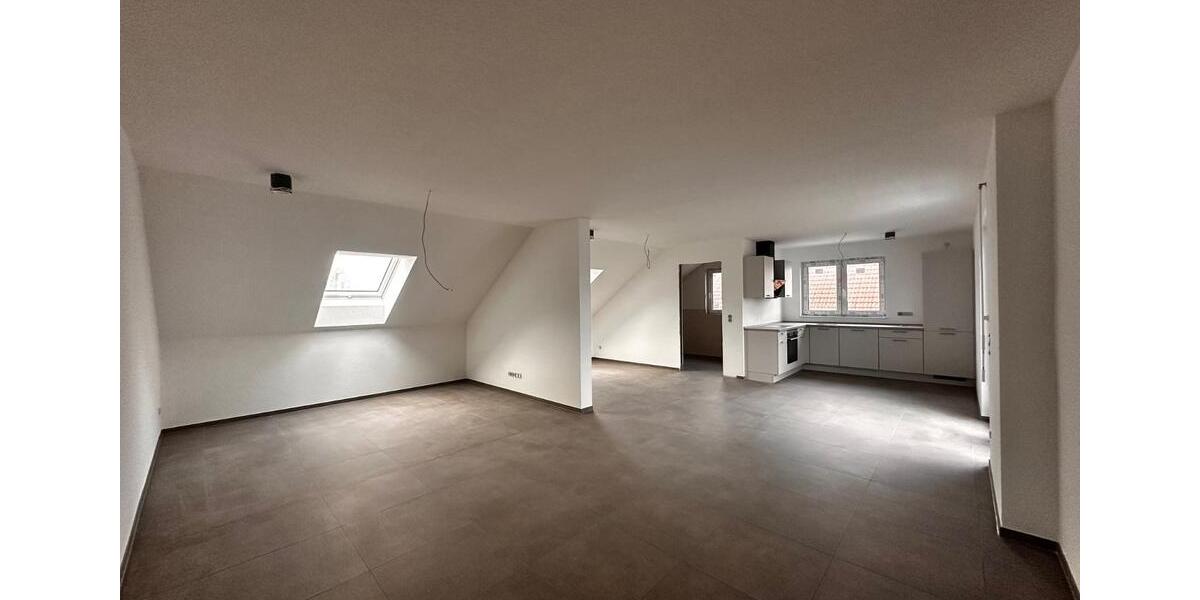 Dachgeschoßwohnung Paderborn - 2 Zimmer, 89 m&sup2;, 1.240&euro; | Angebot:26001836