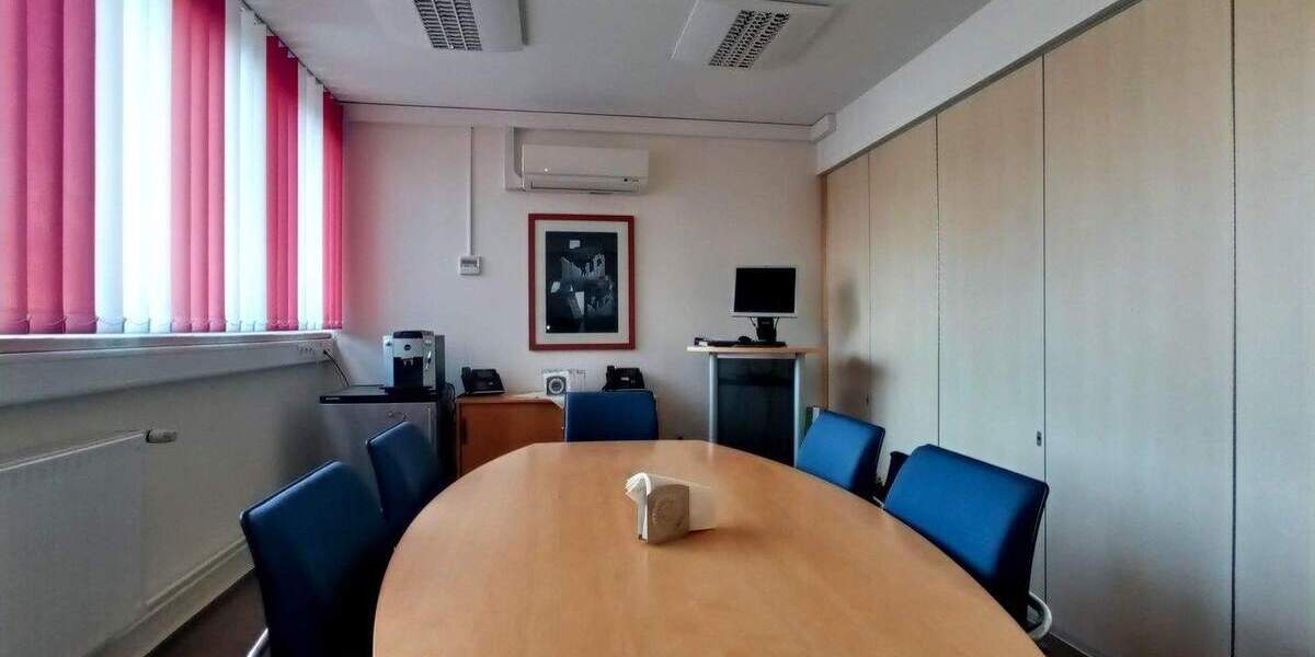 Attraktive Lagerhalle mit Büroanbau in Vellmar zimmer