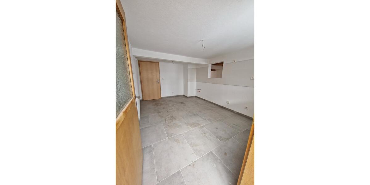 Einfamilienhaus Buchen (Odenwald) - 8 Zimmer, 155 m&sup2;, 1.200&euro; | Angebot:25824301