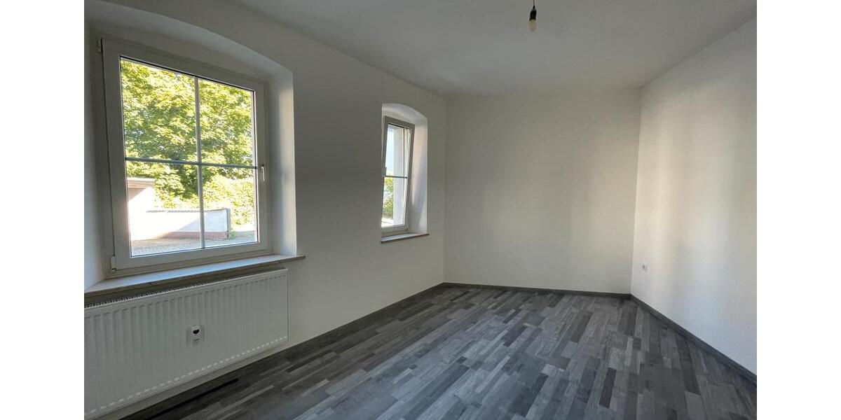 Erdgeschoßwohnung Weiden in der Oberpfalz - 4 Zimmer, 90 m&sup2;, 670&euro; | Angebot:25414318