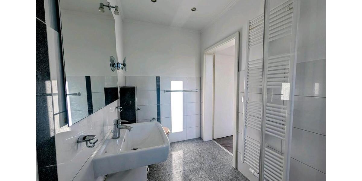 Erdgeschoßwohnung Samtens - 2 Zimmer, 50 m&sup2;, 400&euro; | Angebot:25991267