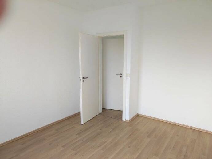 3 -Raum-Wohnung mit Balkon in Regis-Breitingen 3 zimmer