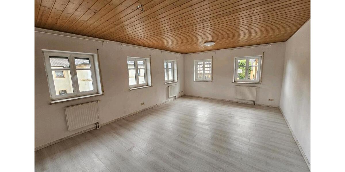 Etagenwohnung Weißenbrunn - 2 Zimmer, 78 m&sup2;, 620&euro; | Angebot:26263171