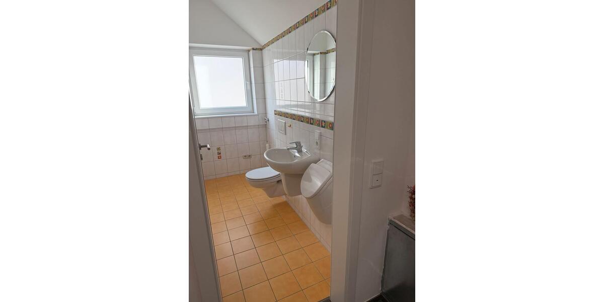 Dachgeschoßwohnung Wincheringen - 3 Zimmer, 120 m&sup2;, 1.400&euro; | Angebot:24756102