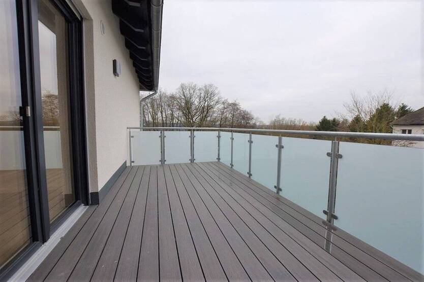 Moderne NeubauWohnung, Erdwärme, barrierearm, Aufzug, großer Balkon