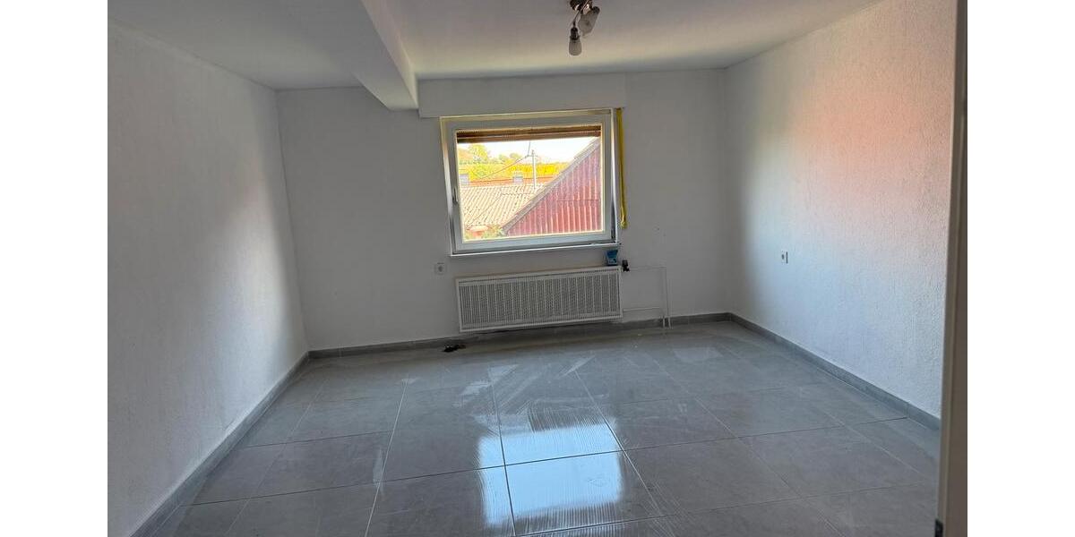 Einfamilienhaus Feldatal - 8 Zimmer, 280 m&sup2;, 1.390&euro; | Angebot:26604948