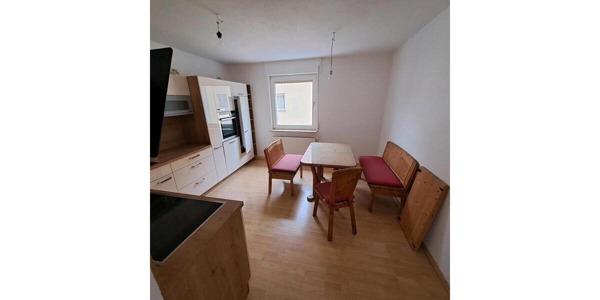 Etagenwohnung Augsburg Lechhausen - 4 Zimmer, 90 m&sup2;, 1.200&euro; | Angebot:25170472