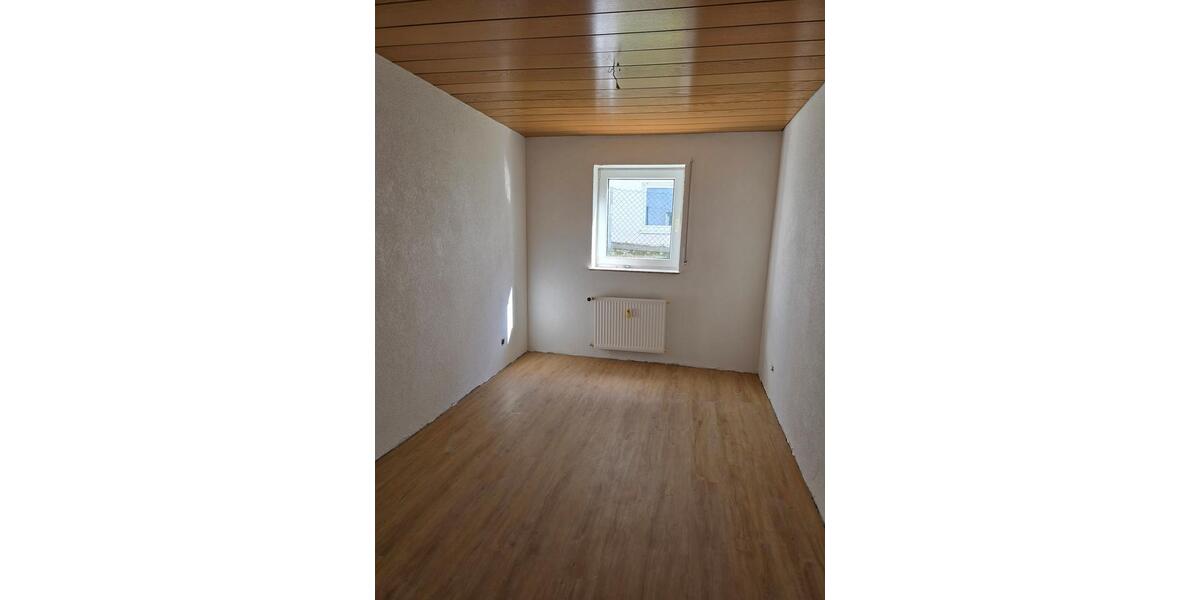 Etagenwohnung Kirkel - 3 Zimmer, 65 m&sup2;, 390&euro; | Angebot:26004557
