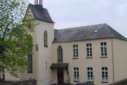 Ausgefalle Wohnung im Zentrum LinzRhein im hist. Schulgebäude 3 zimmer