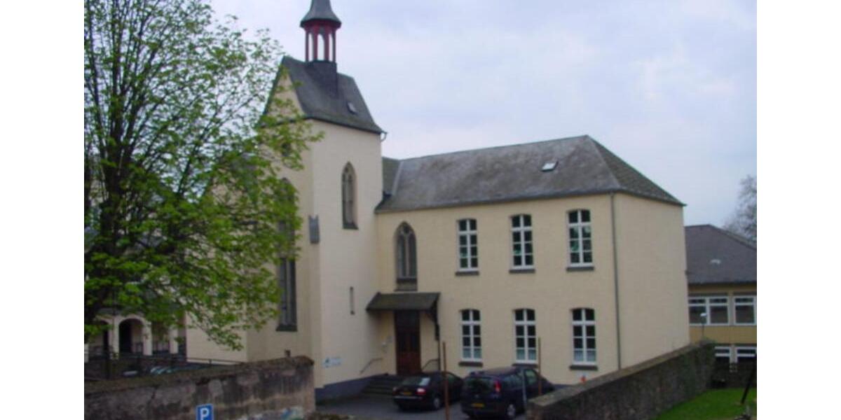 Ausgefalle Wohnung im Zentrum LinzRhein im hist. Schulgebäude 3 zimmer