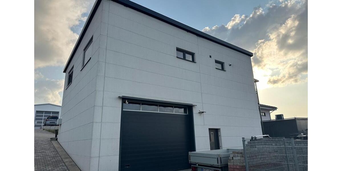 Große, moderne 3-Zimmerwohnung mit Terasse & optionaler Halle 3 zimmer