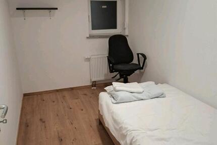 Wohnen auf Zeit Biebertal - 9 Zimmer, 15 m&sup2;, 399&euro; | Angebot:26120215