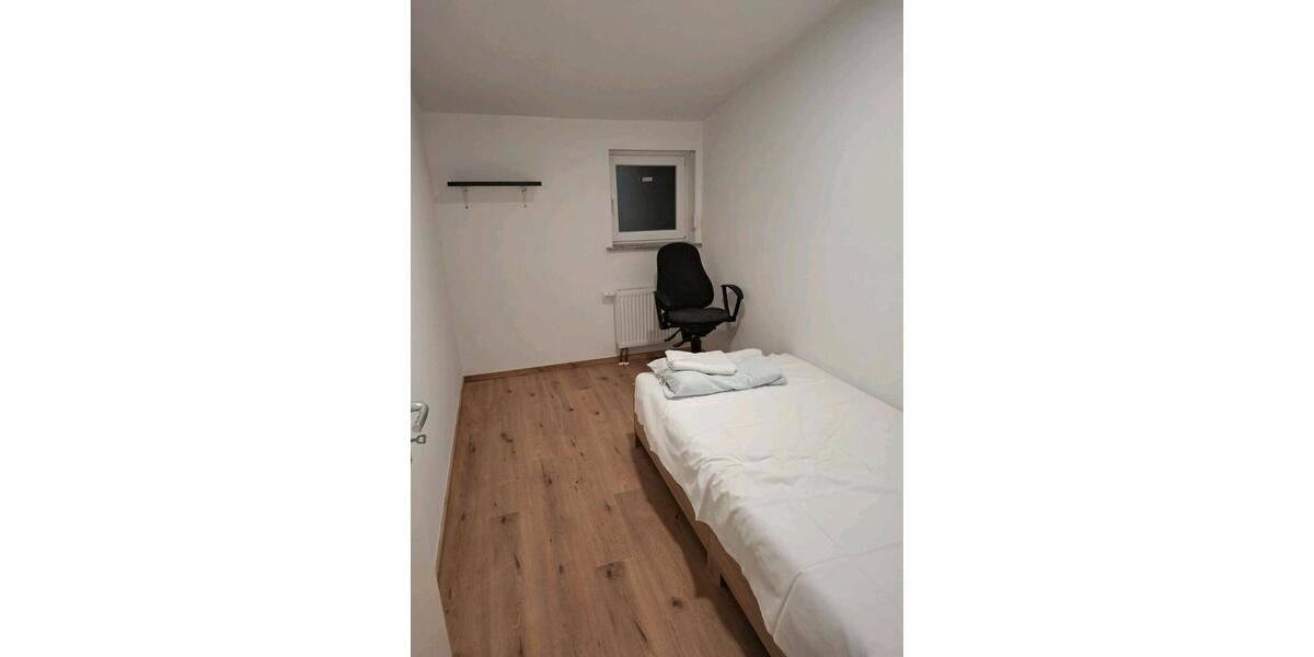 Wohnen auf Zeit Biebertal - 9 Zimmer, 15 m&sup2;, 399&euro; | Angebot:26120215