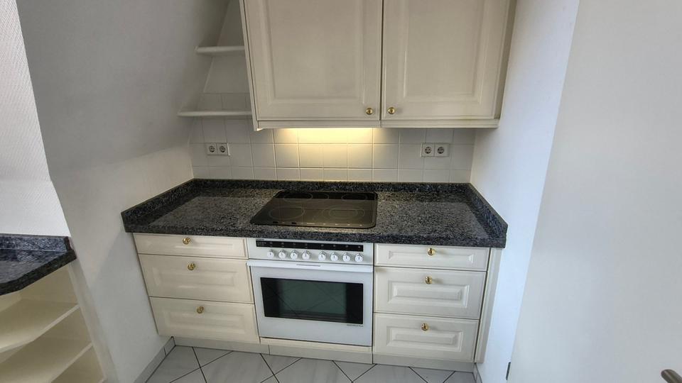 Dachgeschoßwohnung Berlin Steglitz-Zehlendorf - 2 Zimmer, 89 m&sup2;, 1.311&euro; | Angebot:26252262