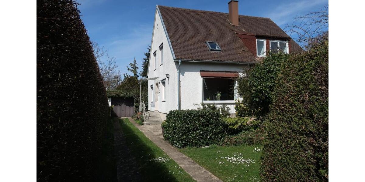 Zentral gelegnes Idyll mit viel Grün für die ganze Familie 9 zimmer