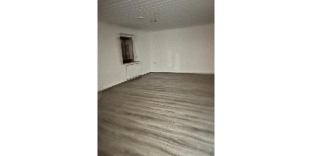 5 Zimmer-Wohnung 115 qm Maxhütte mit Garten 5 zimmer