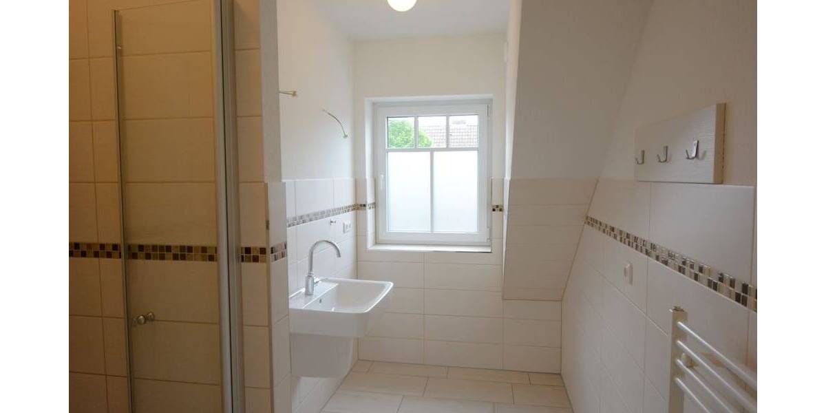 Etagenwohnung Heide - 3 Zimmer, 100 m&sup2;, 980&euro; | Angebot:25819087