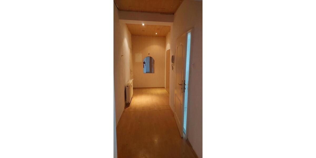 Etagenwohnung Groitzsch - 2.5 Zimmer, 63 m&sup2;, 360&euro; | Angebot:25980921