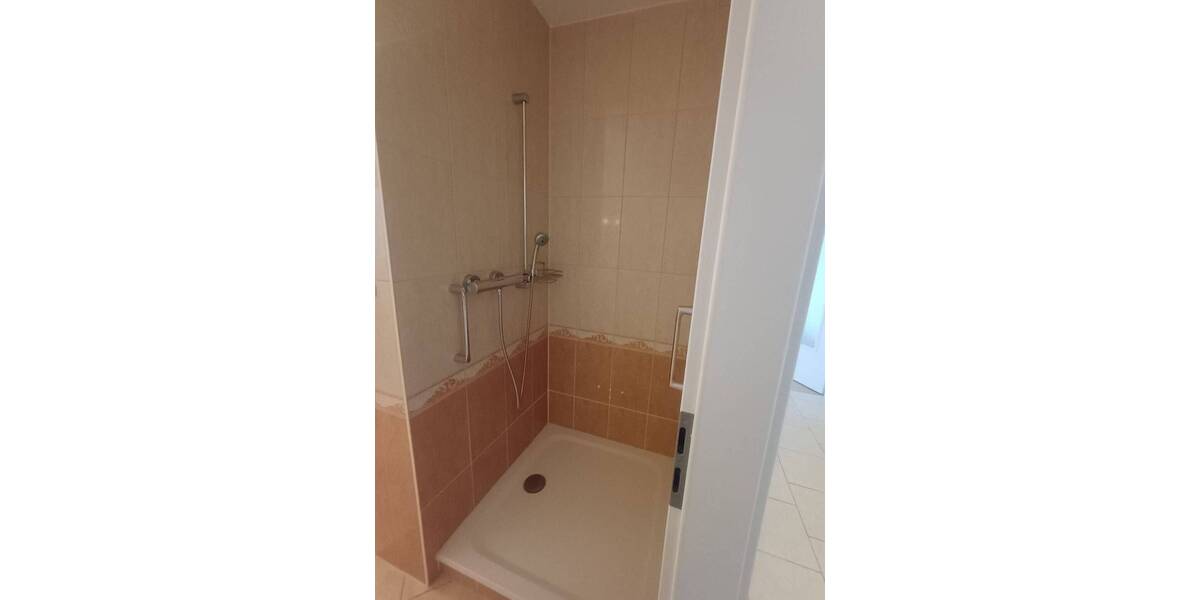 Etagenwohnung Zwickau Niederplanitz - 2 Zimmer, 63 m&sup2;, 499&euro; | Angebot:26170930