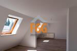 Große 4-R-Wohnung im Dachgeschoß zimmer