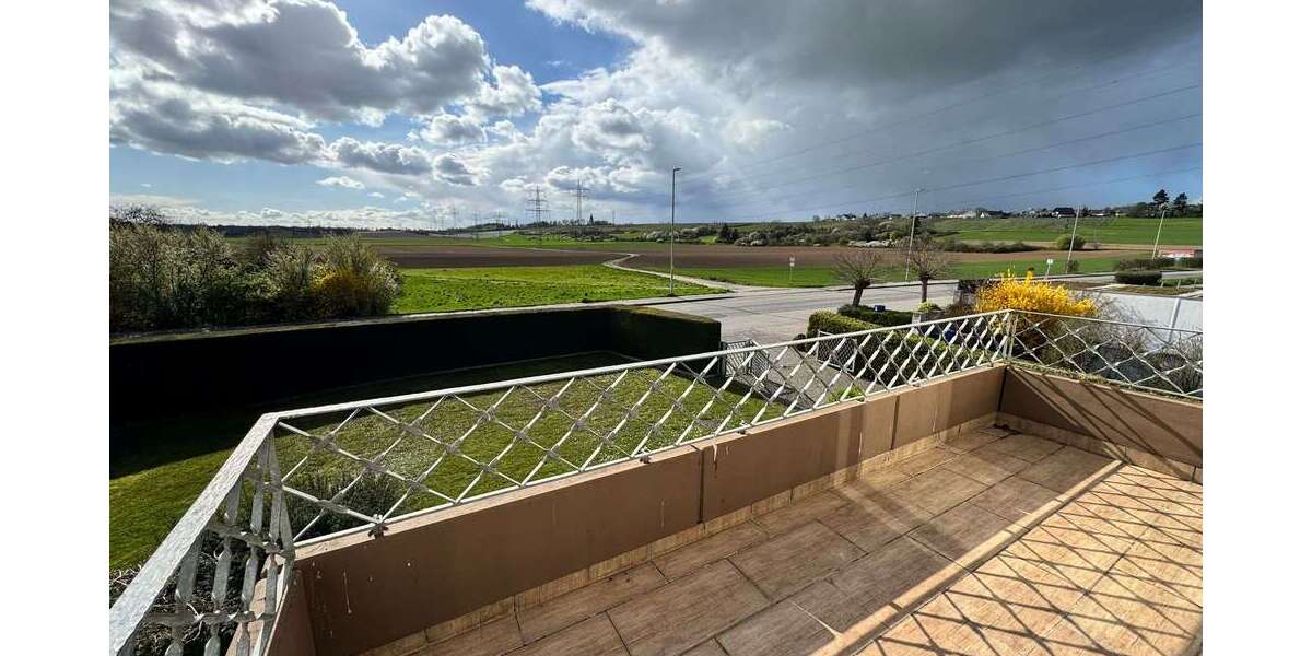 Etagenwohnung Flörsheim am Main - 4 Zimmer, 123 m&sup2;, 1.410&euro; | Angebot:25855282