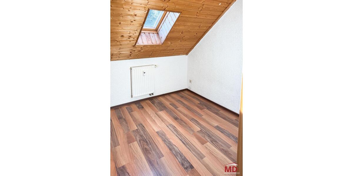 Dachgeschoßwohnung Oelsnitz (Erzgebirge) - 5 Zimmer, 95 m&sup2;, 550&euro; | Angebot:26152231