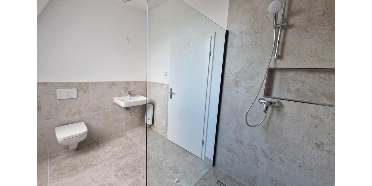 Dachgeschoßwohnung Berlin Mitte - 3 Zimmer, 89 m&sup2;, 1.639&euro; | Angebot:23397972
