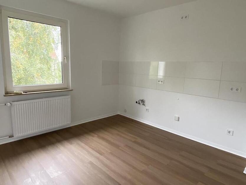 **FRISCH SANIERT**HELLE RÄUME UND RUHIGER WOHNGEGEND!** zimmer