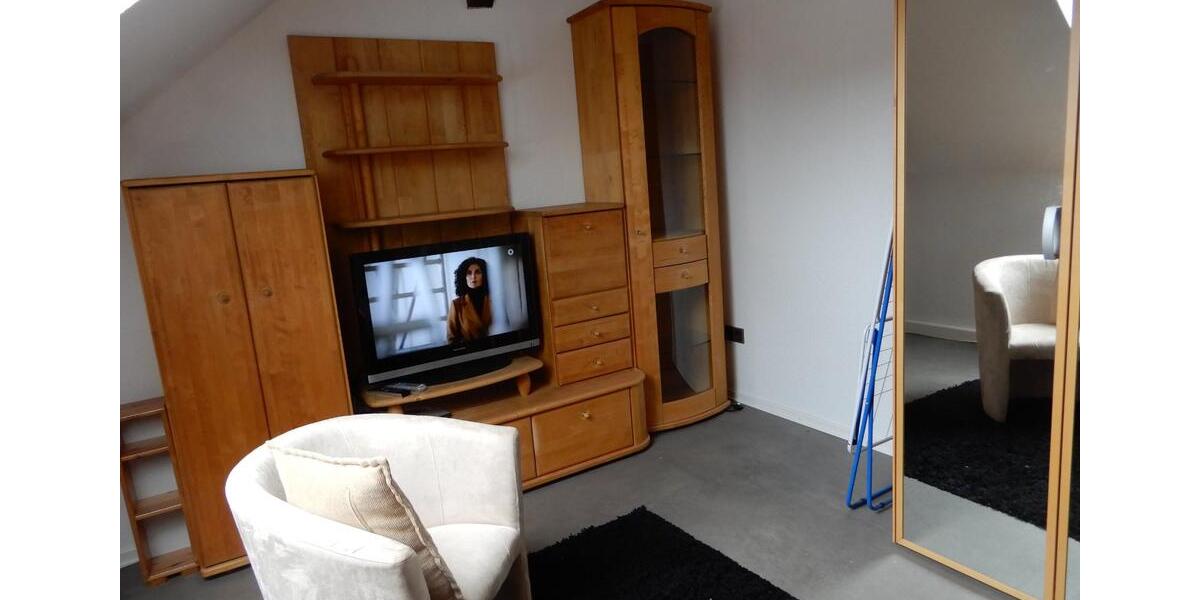 Dachgeschoßwohnung Stendal - 1 Zimmer, 30 m&sup2;, 300&euro; | Angebot:25229332