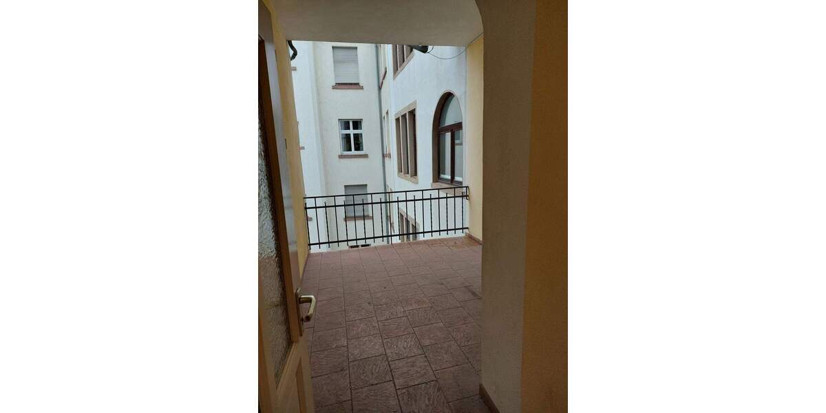 Etagenwohnung Trier Innenstadt - 7 Zimmer, 212 m&sup2;, 2.400&euro; | Angebot:25770106