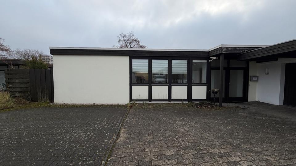 Bungalow mit Garten für Praxis Büro Agentur Wohnen & Arbeiten 5 zimmer