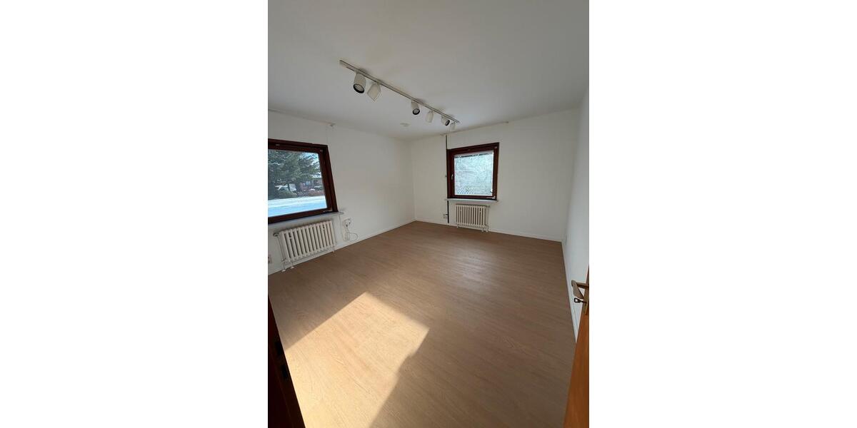 Einfamilienhaus Brunsbüttel - 7.5 Zimmer, 185 m&sup2;, 1.600&euro; | Angebot:25073557