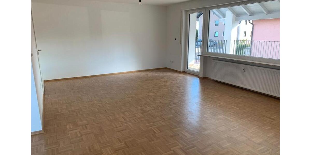 Etagenwohnung Teublitz - 7 Zimmer, 215 m&sup2;, 1.400&euro; | Angebot:26183694