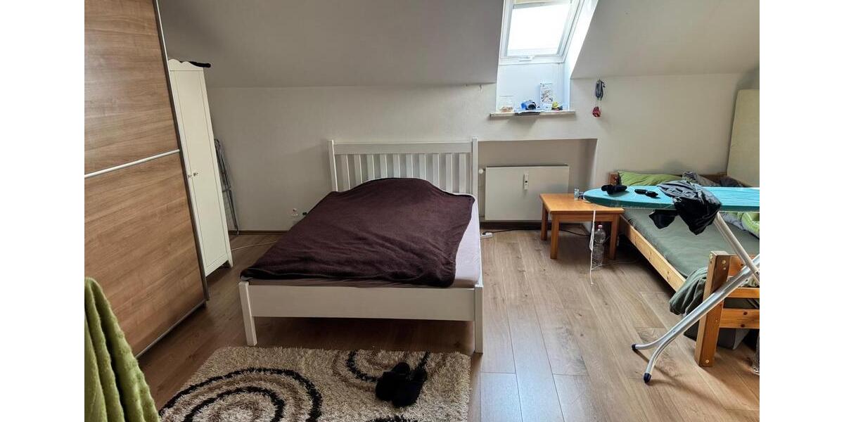 Dachgeschoßwohnung Wenzenbach - 3 Zimmer, 90 m&sup2;, 900&euro; | Angebot:25899366