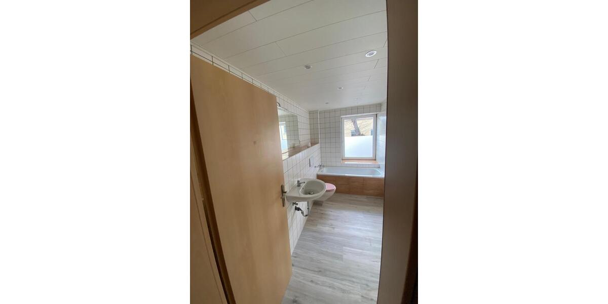 Erdgeschoßwohnung Falkenberg/Elster Elster - 3 Zimmer, 68 m&sup2;, 650&euro; | Angebot:26539811
