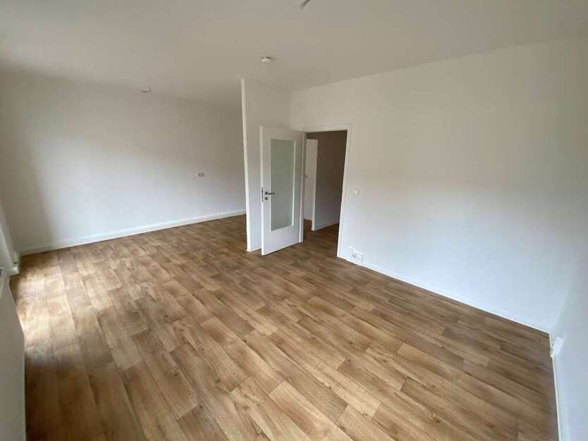 Wohnung zum Mieten in Suhl 350,84 € 54.46 m²