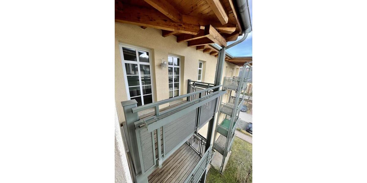 Toller Ausblick - Große, helle & ruhige 1 Raum-Whg. m. Balkon & Aufzug - Dachgeschoßwohnung Gera Ostviertel | Angebot:27022974