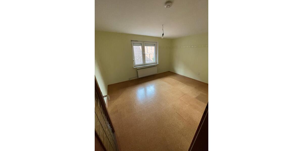 Etagenwohnung Duderstadt - 7 Zimmer, 140 m&sup2;, 1.160&euro; | Angebot:25902918