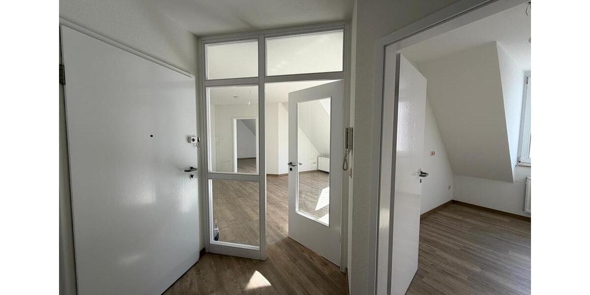 Dachgeschoßwohnung Stade - 2 Zimmer, 63 m&sup2;, 700&euro; | Angebot:25631316