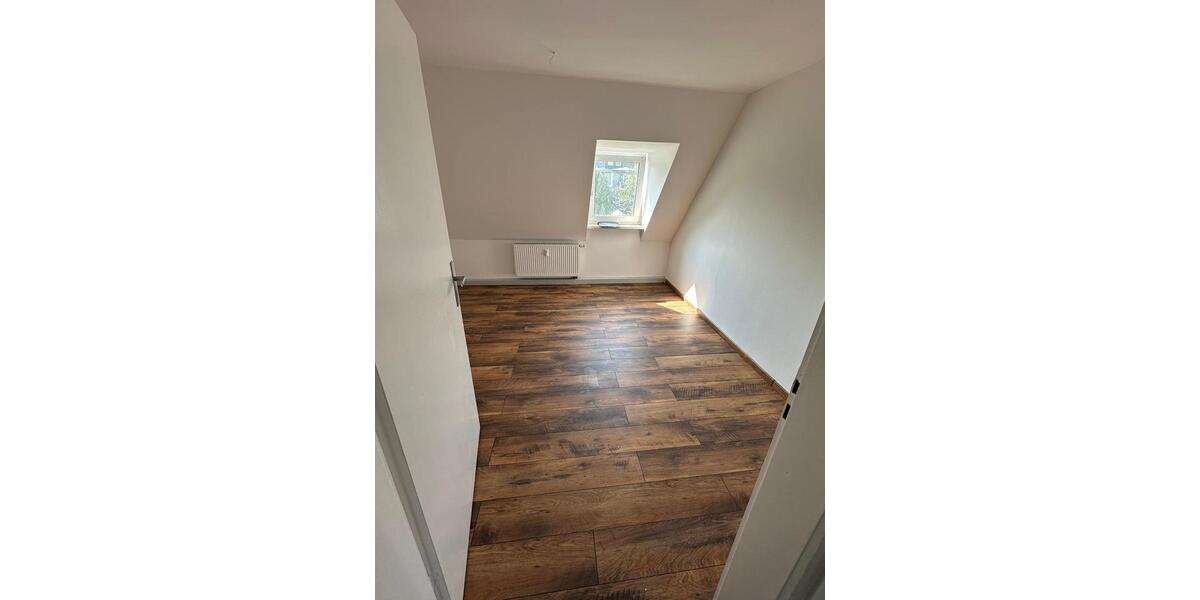 Dachgeschoßwohnung Hof Neuhof - 2 Zimmer, 50 m&sup2;, 400&euro; | Angebot:25961660