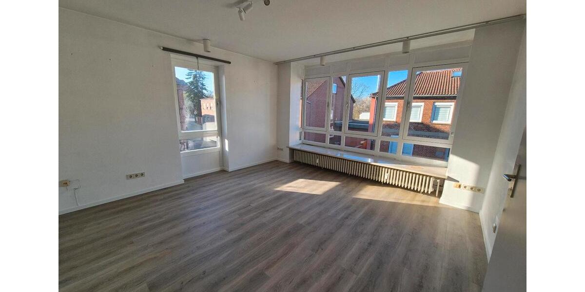 Etagenwohnung Oldenburg in Holstein - 2 Zimmer, 74 m&sup2;, 750&euro; | Angebot:26040016