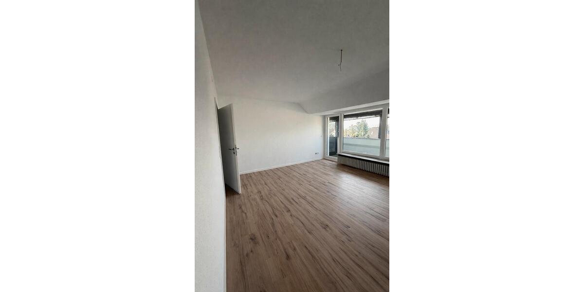 Dachgeschoßwohnung Bad Salzuflen Ehrsen-Breden - 3 Zimmer, 74 m&sup2;, 740&euro; | Angebot:25855881