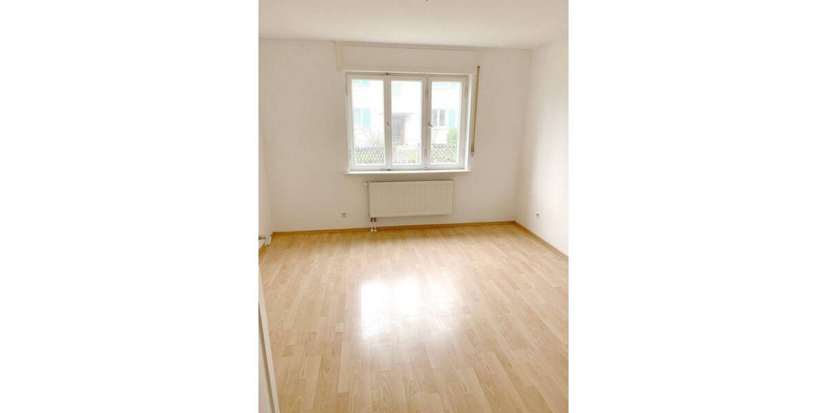Etagenwohnung Stuttgart Vaihingen - 3 Zimmer, 90 m&sup2;, 1.400&euro; | Angebot:26093792