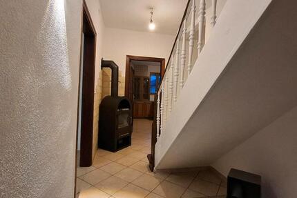 Haus Bad Rappenau - 6 Zimmer, 110 m&sup2;, 1.200&euro; | Angebot:25050251