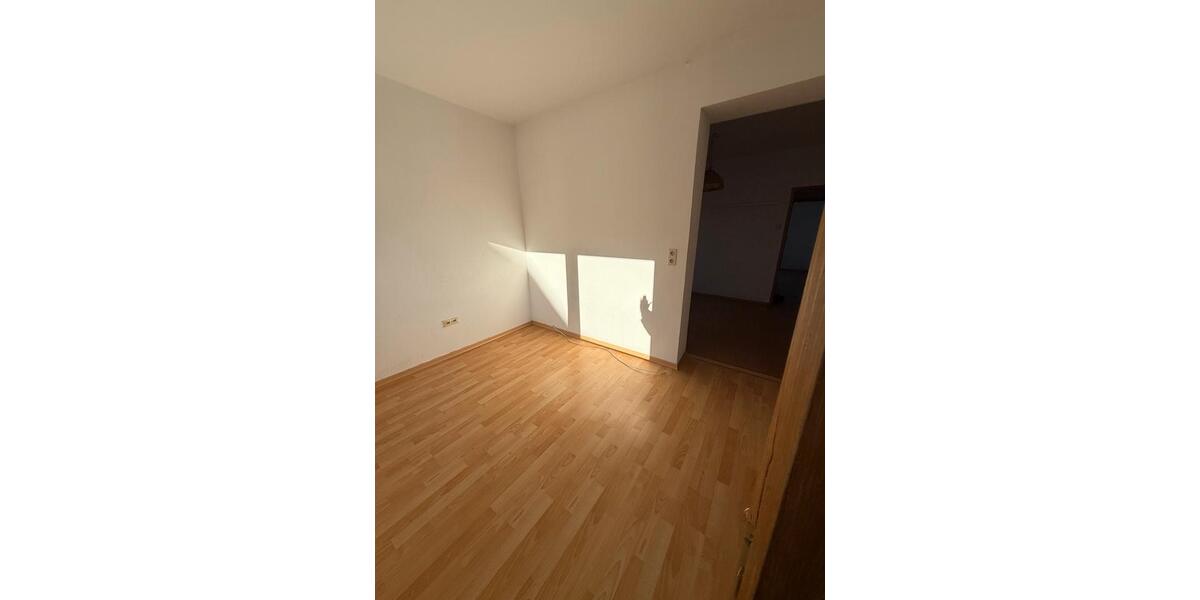 Großzügige 5-Zimmer-Wohnung mit ca. 30 m² Wohn- und Essbereich 5 zimmer
