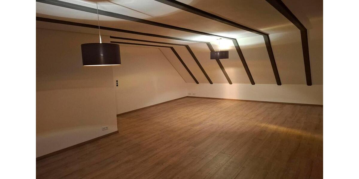 Dachgeschoßwohnung Langlingen - 4 Zimmer, 110 m&sup2;, 880&euro; | Angebot:25895350